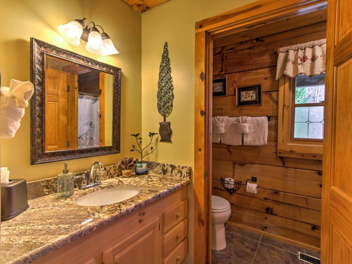Cozy Nest Gatlinburg Cabin With Porch And Jacuzzi! Villa Ngoại thất bức ảnh