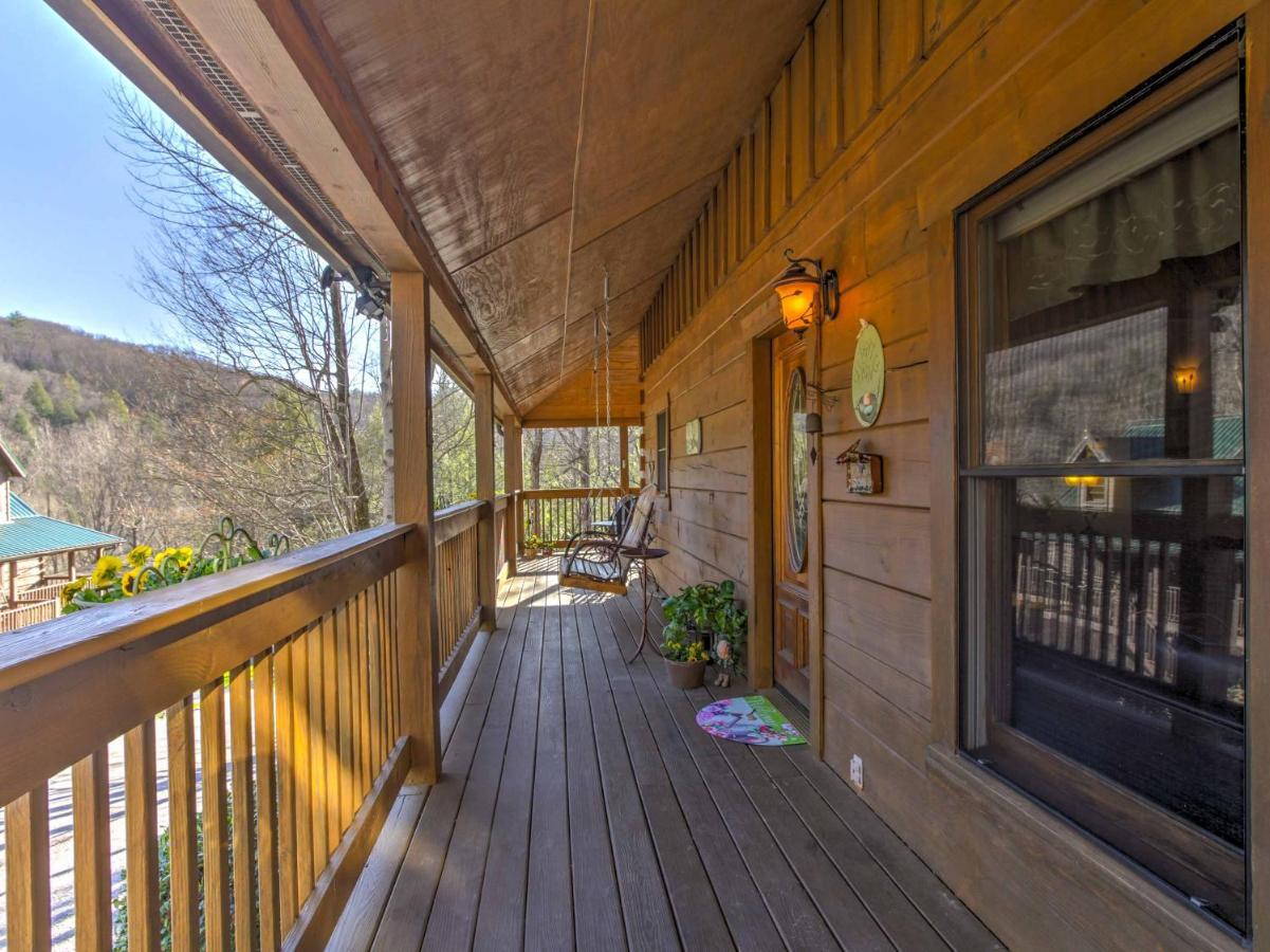 Cozy Nest Gatlinburg Cabin With Porch And Jacuzzi! Villa Ngoại thất bức ảnh