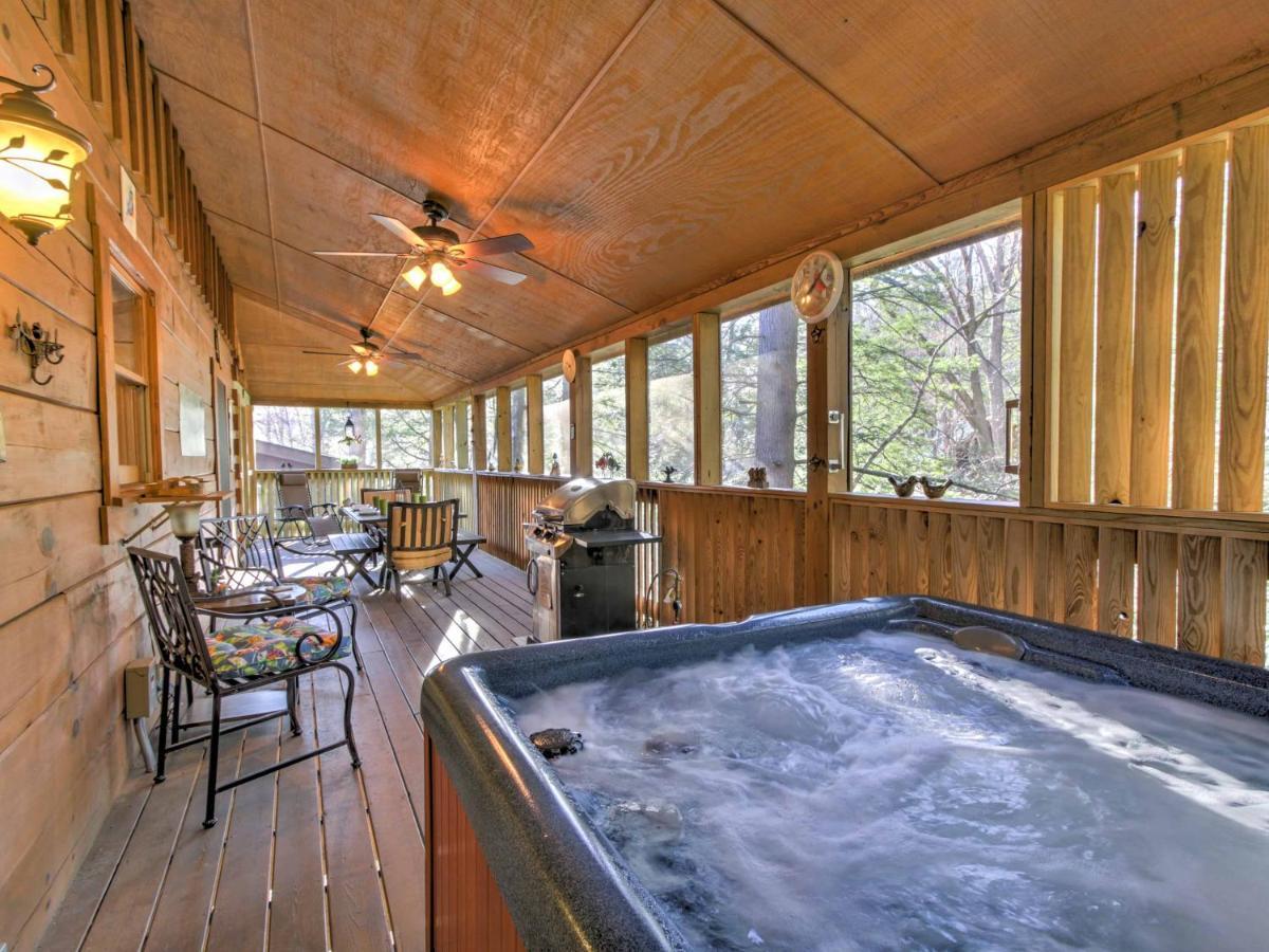 Cozy Nest Gatlinburg Cabin With Porch And Jacuzzi! Villa Ngoại thất bức ảnh